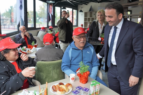 Keçiören’de Dünya Yaşlılar Günü dolu dolu kutlandı