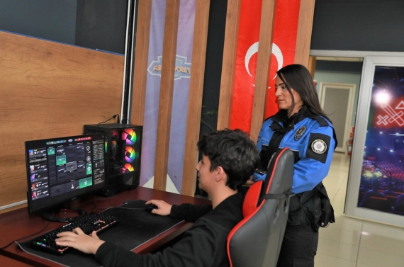 Keçiören’de gençlere çok yönlü destek