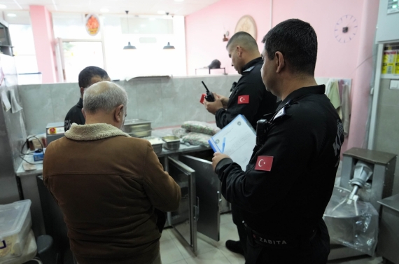 Keçiören’de halk sağlığı için zabıta ekiplerinden yoğun mesai