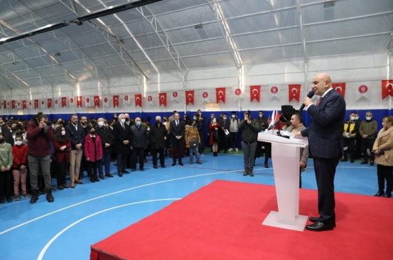 Keçiören’de Kamil Ocak Ortaokulu Kapalı Spor Salonu açıldı
