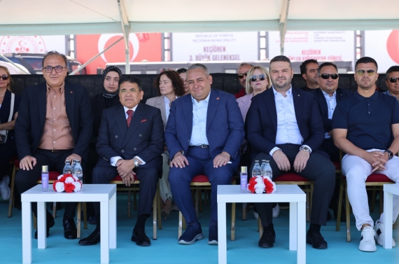 Keçiören’de karakucak güreşi coşkusu yaşandı, pehlivanlar ödüllerine kavuştu