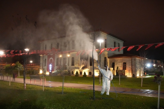 Keçiören’de kışlak mücadelesi ve bordo bulamacı uygulaması
