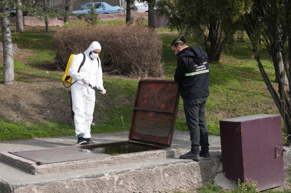 Keçiören’de larva mücadelesi ve bordo bulamacı uygulamaları aralıksız devam ediyor