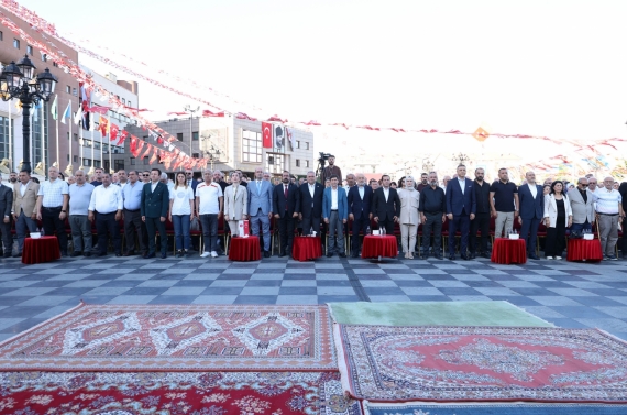 Keçiören’de matem aşı ve aşure lokması paylaşıldı