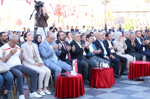 Keçiören’de matem aşı ve aşure lokması paylaşıldı