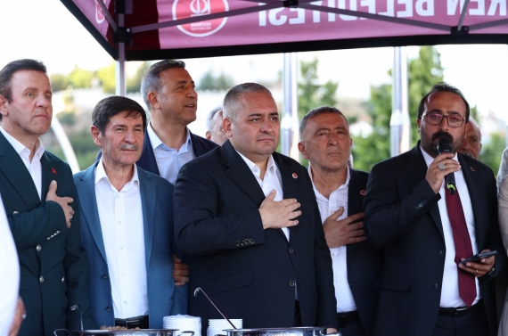 Keçiören’de matem aşı ve aşure lokması paylaşıldı