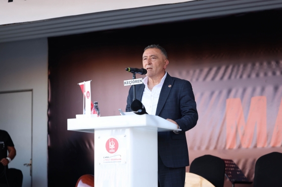 Keçiören’de matem aşı ve aşure lokması paylaşıldı