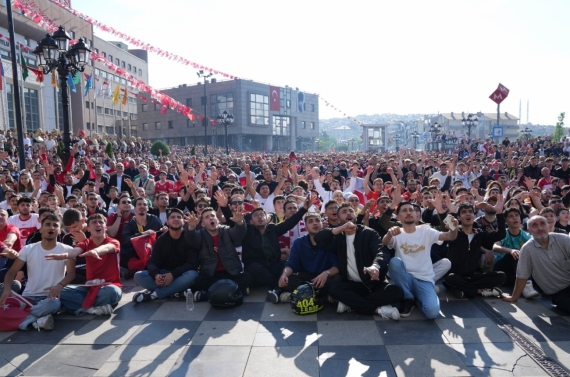 Keçiören’de milli heyecan dev ekranda yaşandı