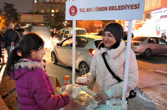 Keçiören’de Regaip Kandili bereketi paylaşmayla yaşandı