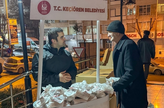 Keçiören’de Regaip Kandili bereketi paylaşmayla yaşandı