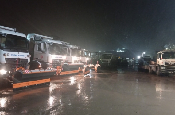 Keçiören’de sabaha kadar kar mesaisi