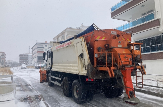 Keçiören’de sabaha kadar kar mesaisi