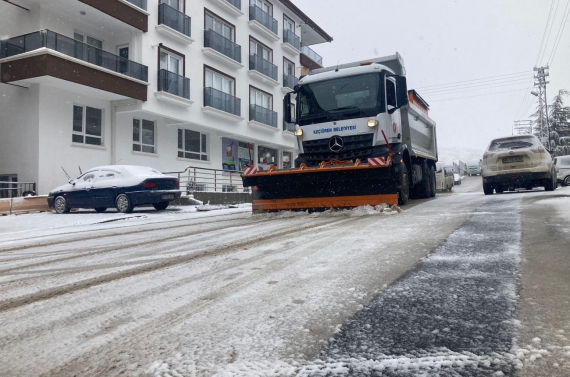 Keçiören’de sabaha kadar kar mesaisi