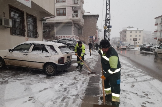 Keçiören’de sabaha kadar kar mesaisi