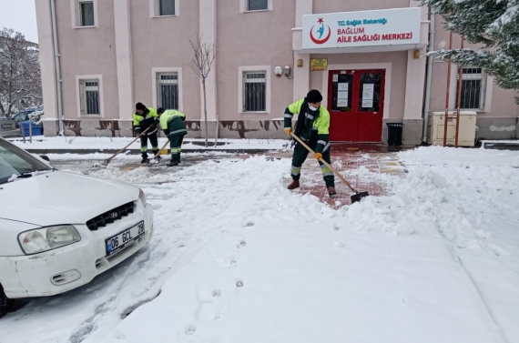 Keçiören’de sabaha kadar kar mesaisi