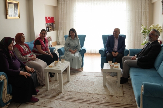 Keçiören’de şehit ailelerine özel Babalar Günü ziyareti