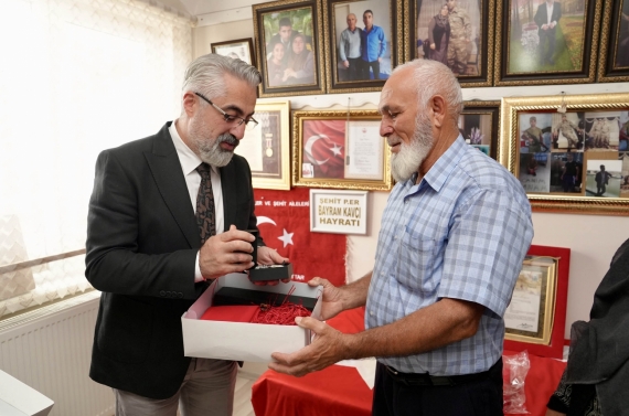Keçiören’de şehit ailelerine özel Babalar Günü ziyareti