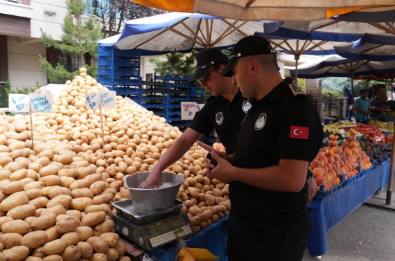 Keçiören’de semt pazarlarına sıkı denetim