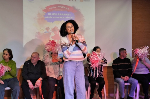 Keçiören’de “Sese Güç Ver” projesiyle engeller sanatla aşıldı