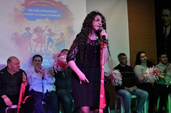 Keçiören’de “Sese Güç Ver” projesiyle engeller sanatla aşıldı