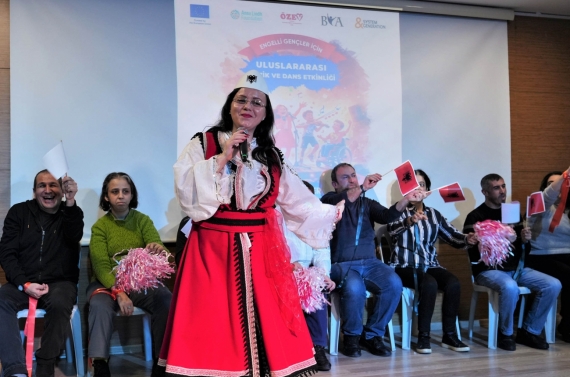 Keçiören’de “Sese Güç Ver” projesiyle engeller sanatla aşıldı