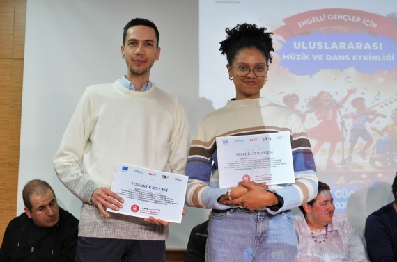 Keçiören’de “Sese Güç Ver” projesiyle engeller sanatla aşıldı