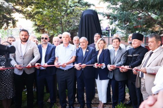 Keçiören’de Şeyh Şamil anısına büst açılışı yapıldı