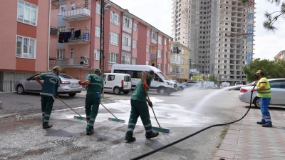 Keçiören’de sokaklar gül suyuyla yıkanıyor