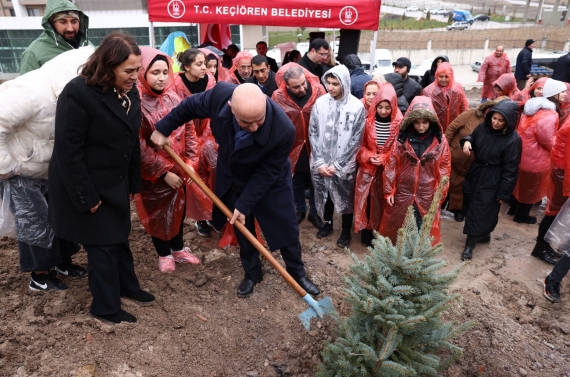 Keçiören’deki Deprem Şehitleri Hatıra Ormanı fidanla buluştu