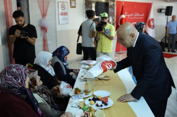 Keçiören’deki huzurevinde bayram coşkusu