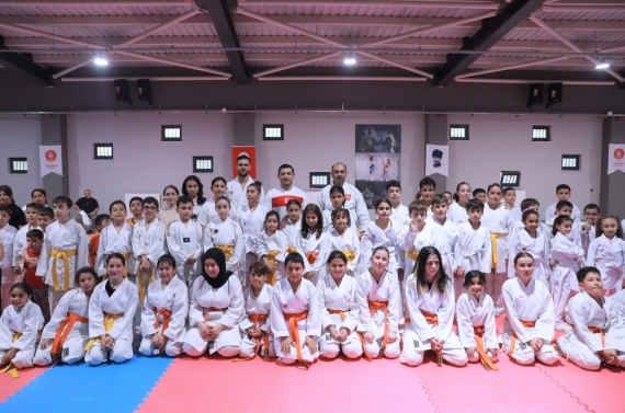 Keçiören’in altyapı sporcuları Karate Kuşak Sınavı’nda ter döktü