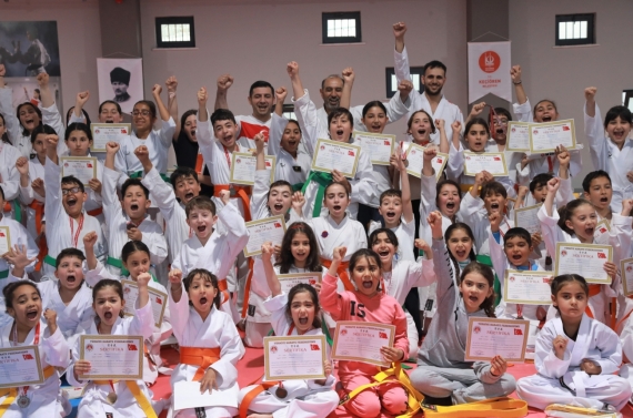Keçiören’in altyapı sporcuları Karate Kuşak Sınavı’nda ter döktü
