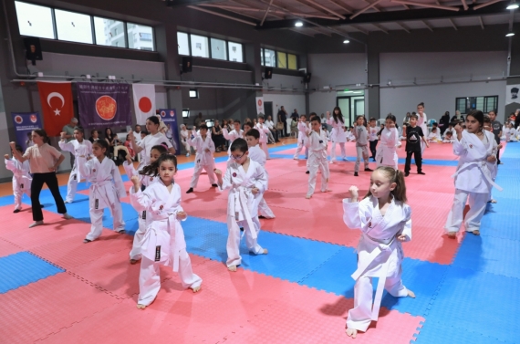 Keçiören’in altyapı sporcuları Karate Kuşak Sınavı’nda ter döktü