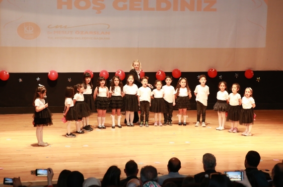 Keçiören’in her noktasında 23 Nisan coşkusu yaşanıyor