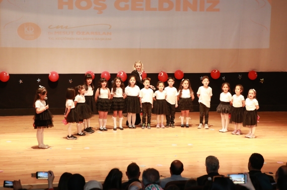 Keçiören’in her noktasında 23 Nisan coşkusu yaşanıyor