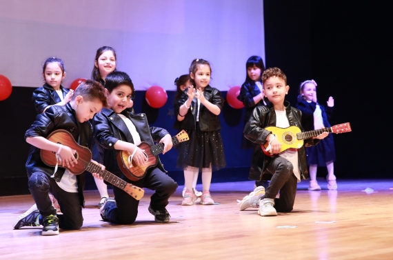 Keçiören’in her noktasında 23 Nisan coşkusu yaşanıyor