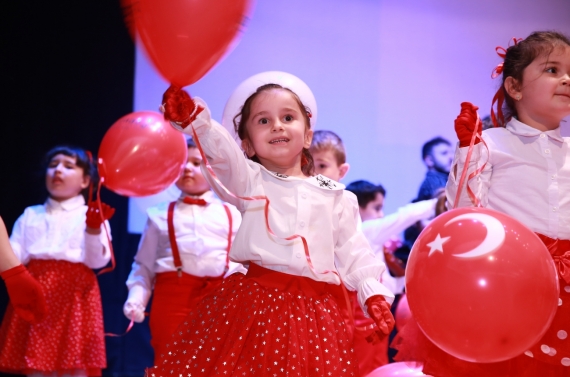 Keçiören’in her noktasında 23 Nisan coşkusu yaşanıyor