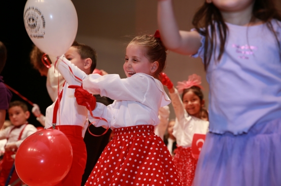 Keçiören’in her noktasında 23 Nisan coşkusu yaşanıyor