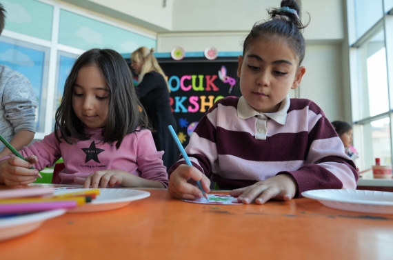 Keçiörenli çocuklar workshop ile doyasıya eğlendi