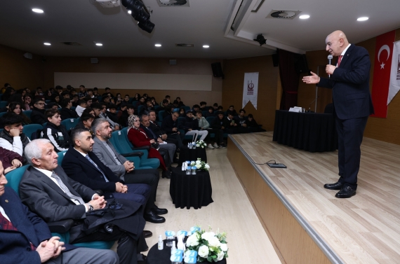 Keçiörenli gençlere Mehmet Akif Ersoy anlatıldı