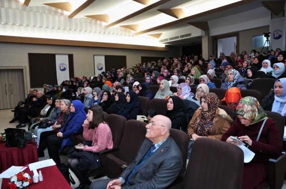 Keçiörenli kadınlara sağlık konusunda bilgilendirme eğitimi