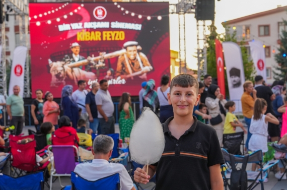 Keçiörenliler açık hava sinemasını sevdi