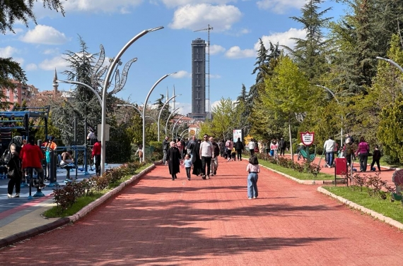 Keçiörenliler Atatürk Botanik Bahçesine akın etti