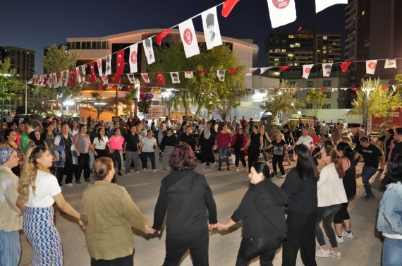 Keçiörenliler yaz konserleriyle stres atıyor