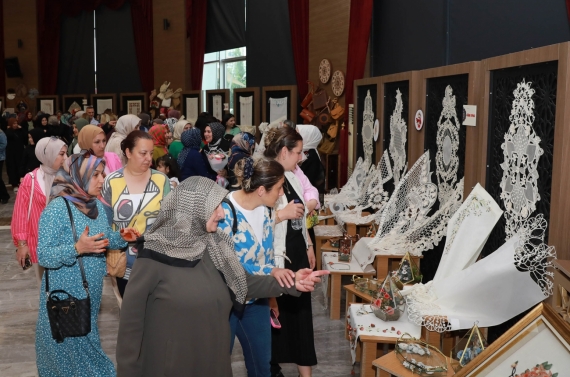 KEÇMEK Yıl Sonu Sergisi ziyarete açıldı
