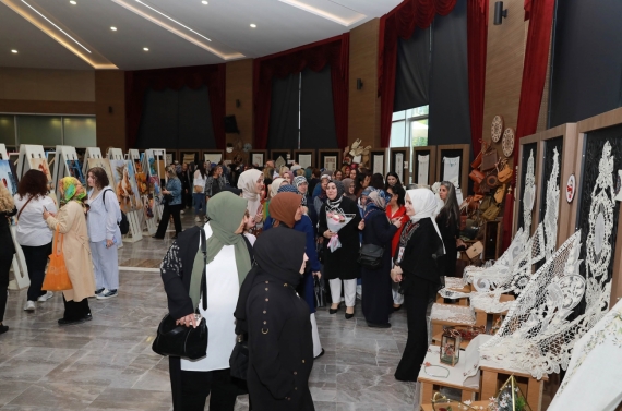 KEÇMEK Yıl Sonu Sergisi ziyarete açıldı