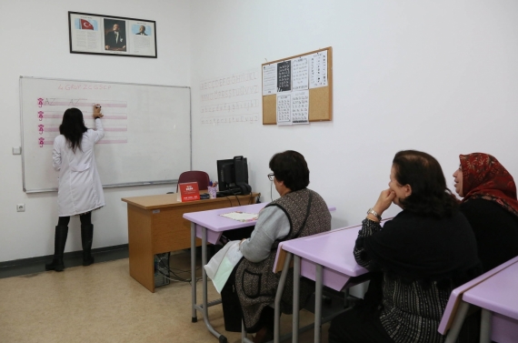 KEÇMEK’lerde okuma yazma kurslarına yoğun ilgi
