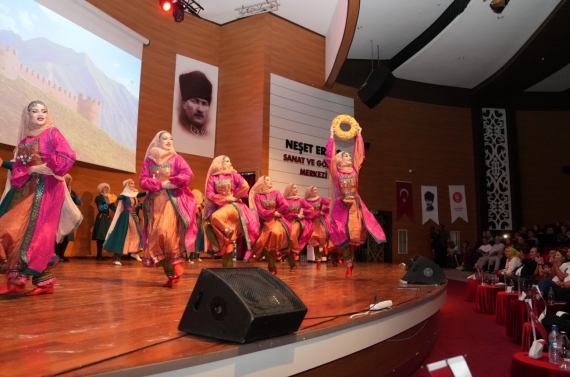 Kuzey Kafkasya Kültür ve Sanat Festivali renkli görüntülerle sona erdi