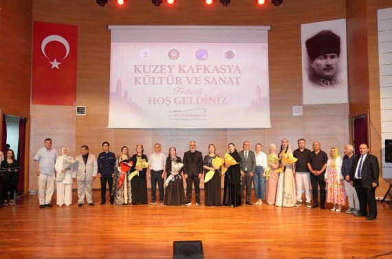 Kuzey Kafkasya Kültür ve Sanat Festivali renkli görüntülerle sona erdi