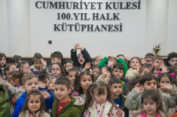 Minik öğrenciler kütüphane atmosferini yaşadı